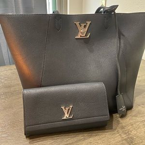 100% AUTHENTIC LOUIS VUITTON BLACK BAG WITH MATCHING WALLET